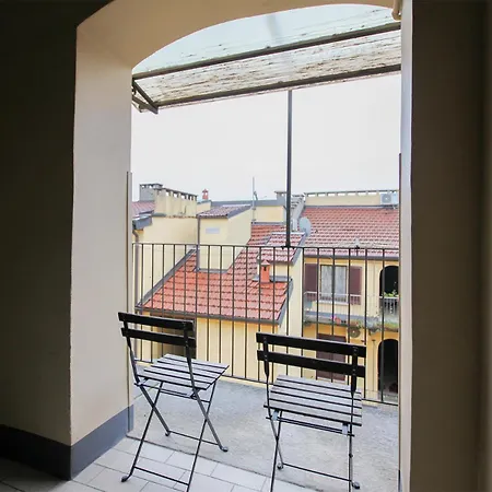 Alessi 13, Daire Milano